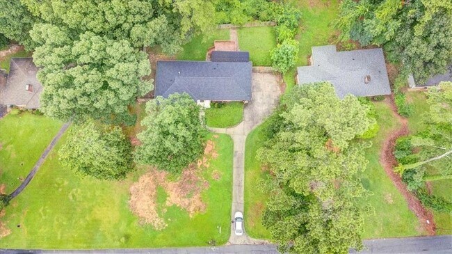 Building Photo - 2174 Beecher Rd SW