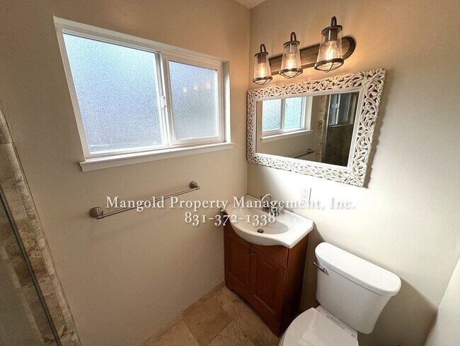 Building Photo - Beautiful 3-Bed, 2 Bath Mission Fields Home in Carmel-by-the-Sea with Modern Kitchen and Hardwood...