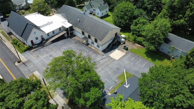 Building Photo - 175 Park Dr