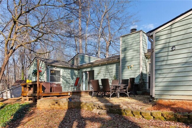 Building Photo - 2238 N River Trail