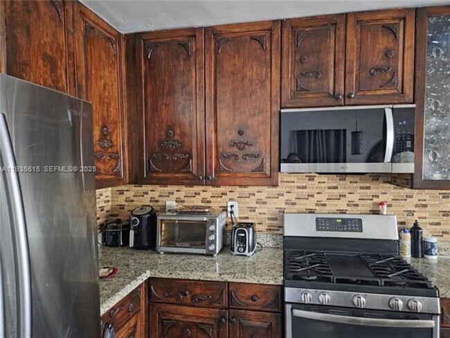 Building Photo - 301 SW 5th St