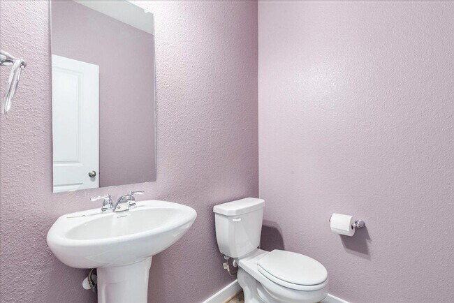 Building Photo - 496 Fieldwood Dr