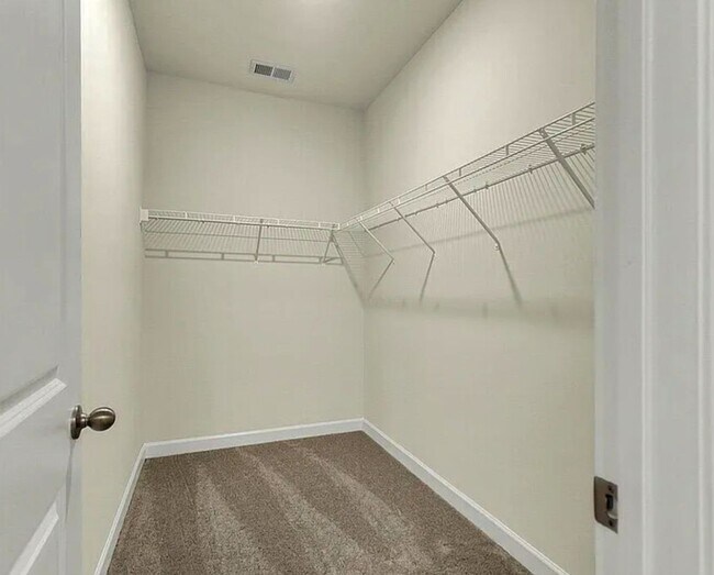 Building Photo - Four bedroom two bath home in Trieste at B...