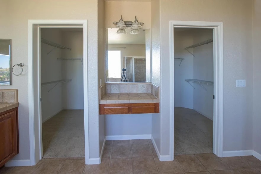 Building Photo - 2674 Torrey Pines Dr