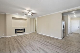 Building Photo - 2000 Huff Pl