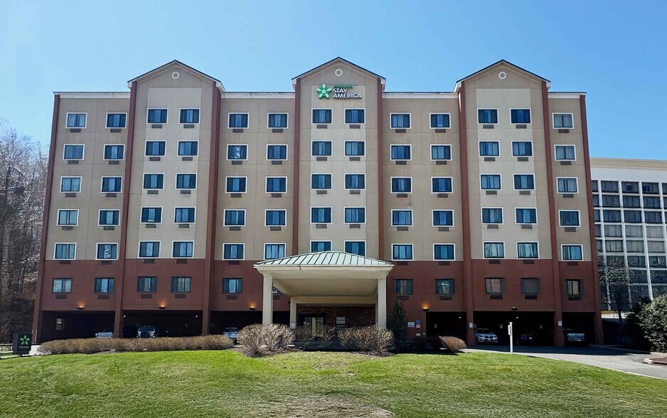 Building Photo - Furnished Studio-White Plains - Elmsford