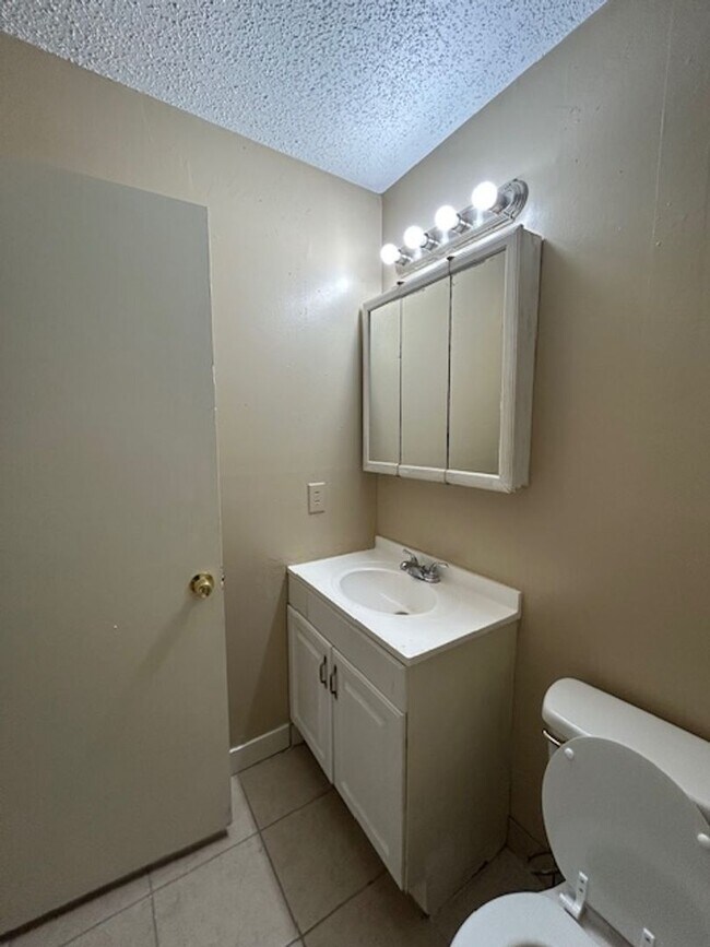Building Photo - 751 Hammond Manor Dr
