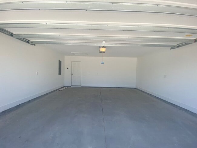 Building Photo - Spacious, Modern Home Convenient to Shopping, Parks, Schools & Tyndall AFB! *SPECIAL: 1/2 OFF 1st...