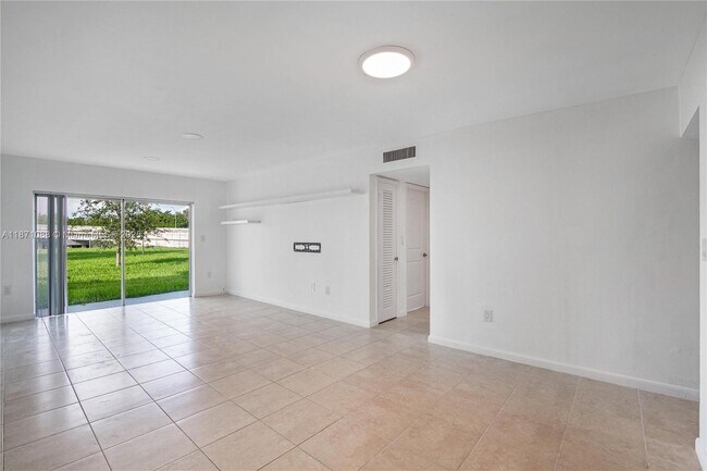 Building Photo - 7660 SW 82nd St