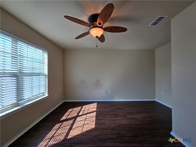 Building Photo - 203 Anne Louise Dr
