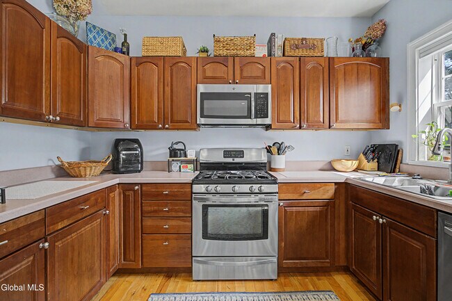 Building Photo - 8 Furlong St