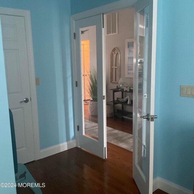 Building Photo - 45 E Pampano Dr
