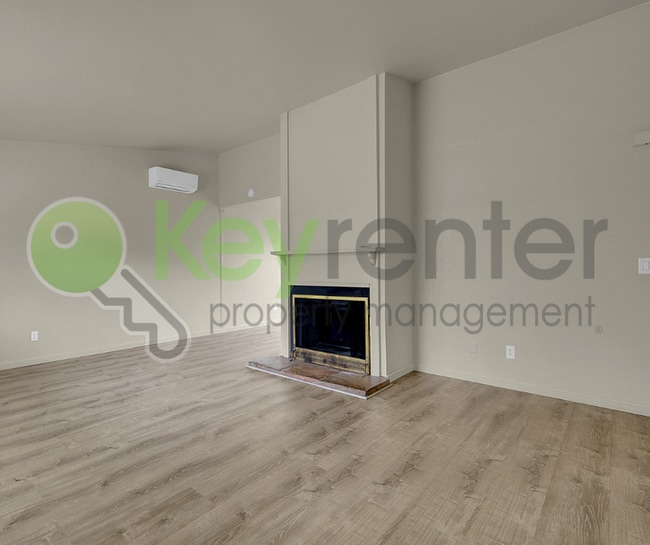 Building Photo - 6385 Bonham Cir