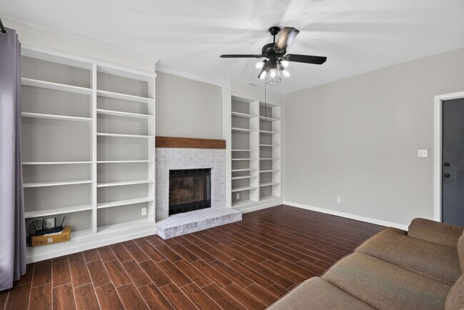 Building Photo - 898 Gunston Ct