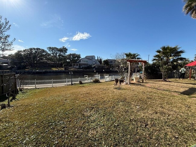 Building Photo - 2417 Gerol Dr