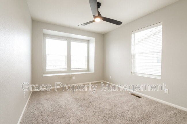 Building Photo - 389 Rodden Dr