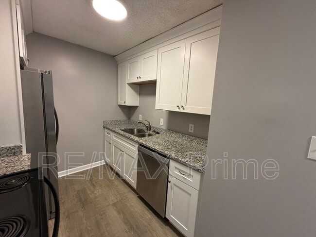 Building Photo - 906 Seabreeze Ct