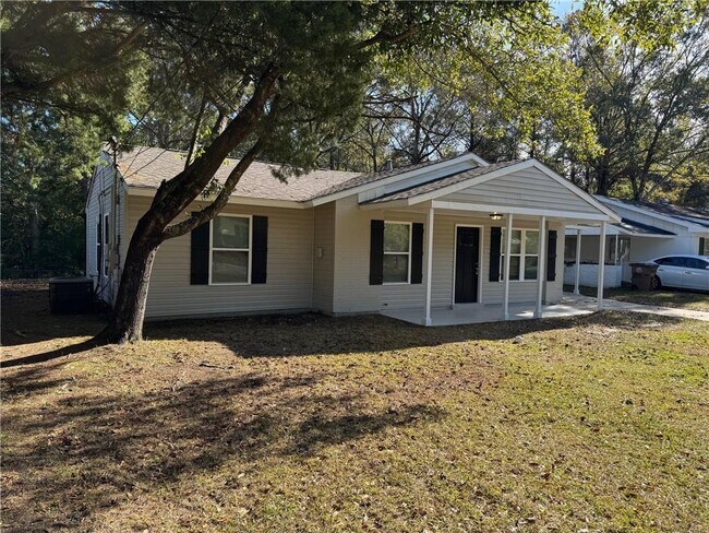 Building Photo - 303 Evergreen Hill