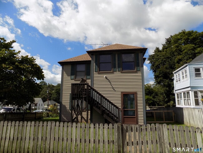 Building Photo - 23 Alder St