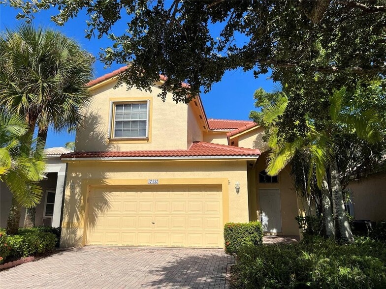 Primary Photo - 17137 SW 13th St