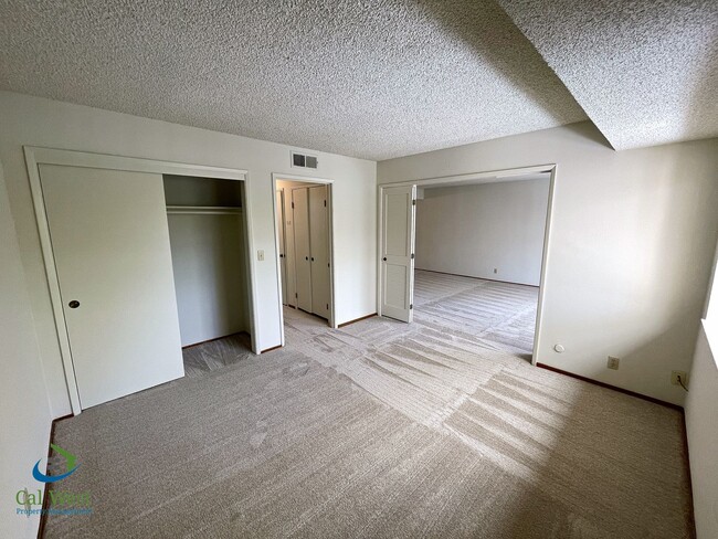 Building Photo - $3,195 - 2 Bed/2 Bath Retirement Resort Li...