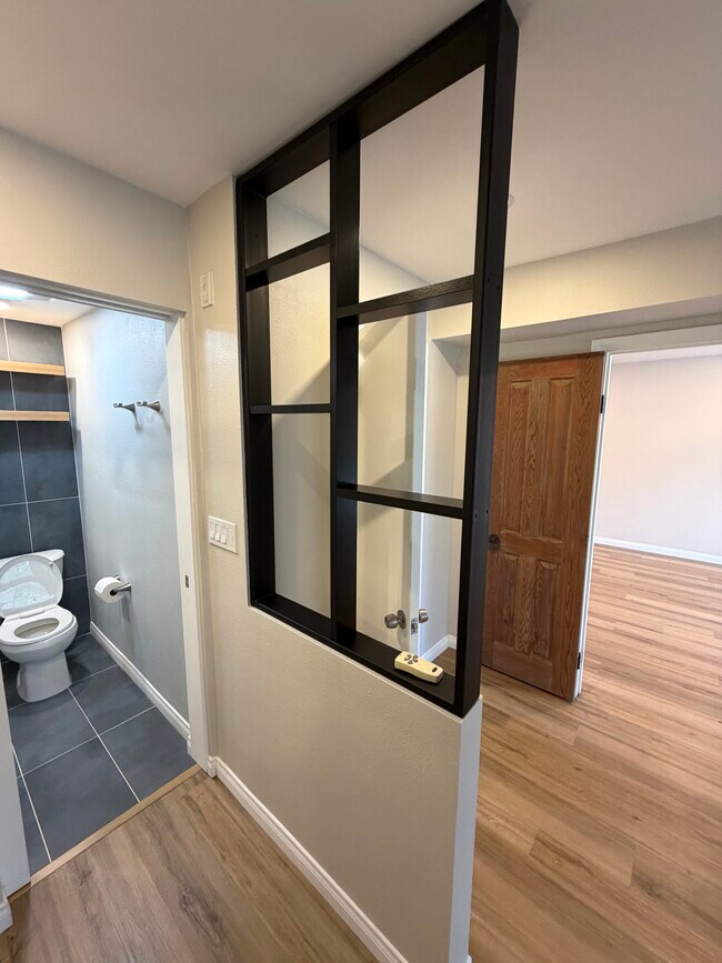 Building Photo - 540 Hawthorn St