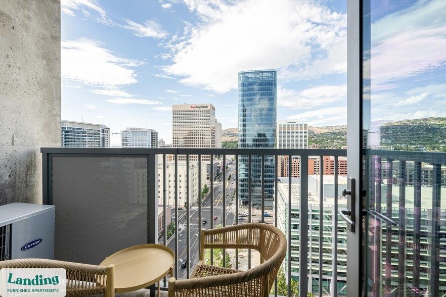 Building Photo - 151 S State St