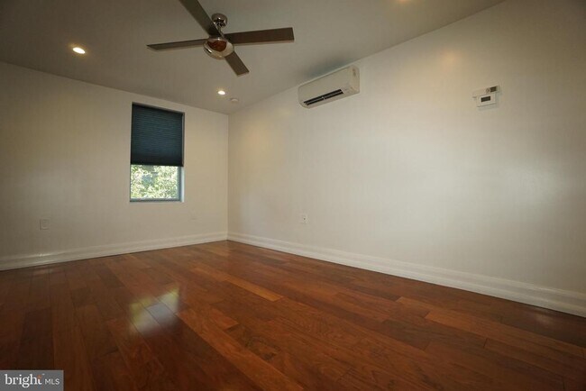 Building Photo - 1707 N Howard St