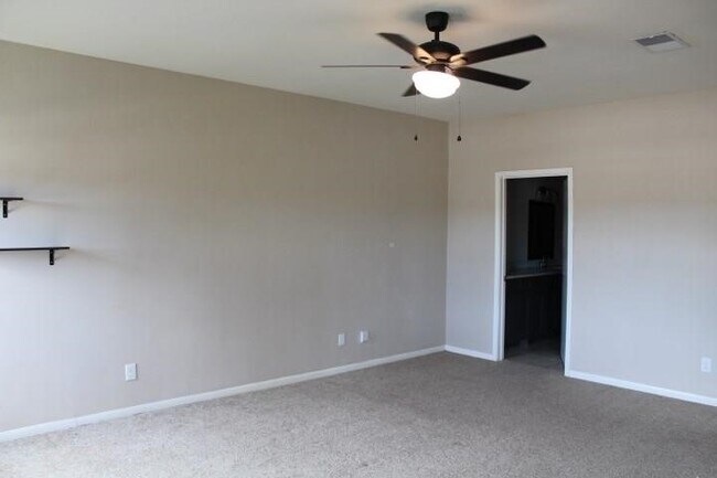 Building Photo - 3248 Holly Hall St