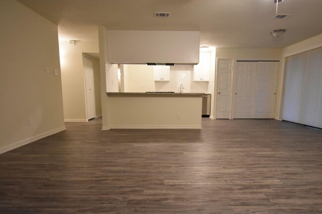 Building Photo - 24215 Beef Canyon Dr