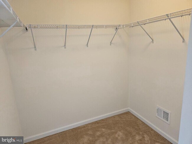 Building Photo - 178 Solara Dr