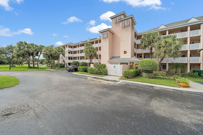 Building Photo - 353 S US Hwy 1