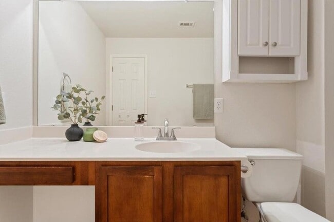 Building Photo - 97 Verde Ranch Loop