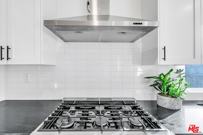 Building Photo - 3062 Field Ave