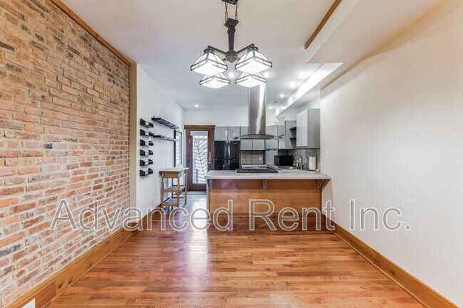 Building Photo - 2802 E Fairmount Ave