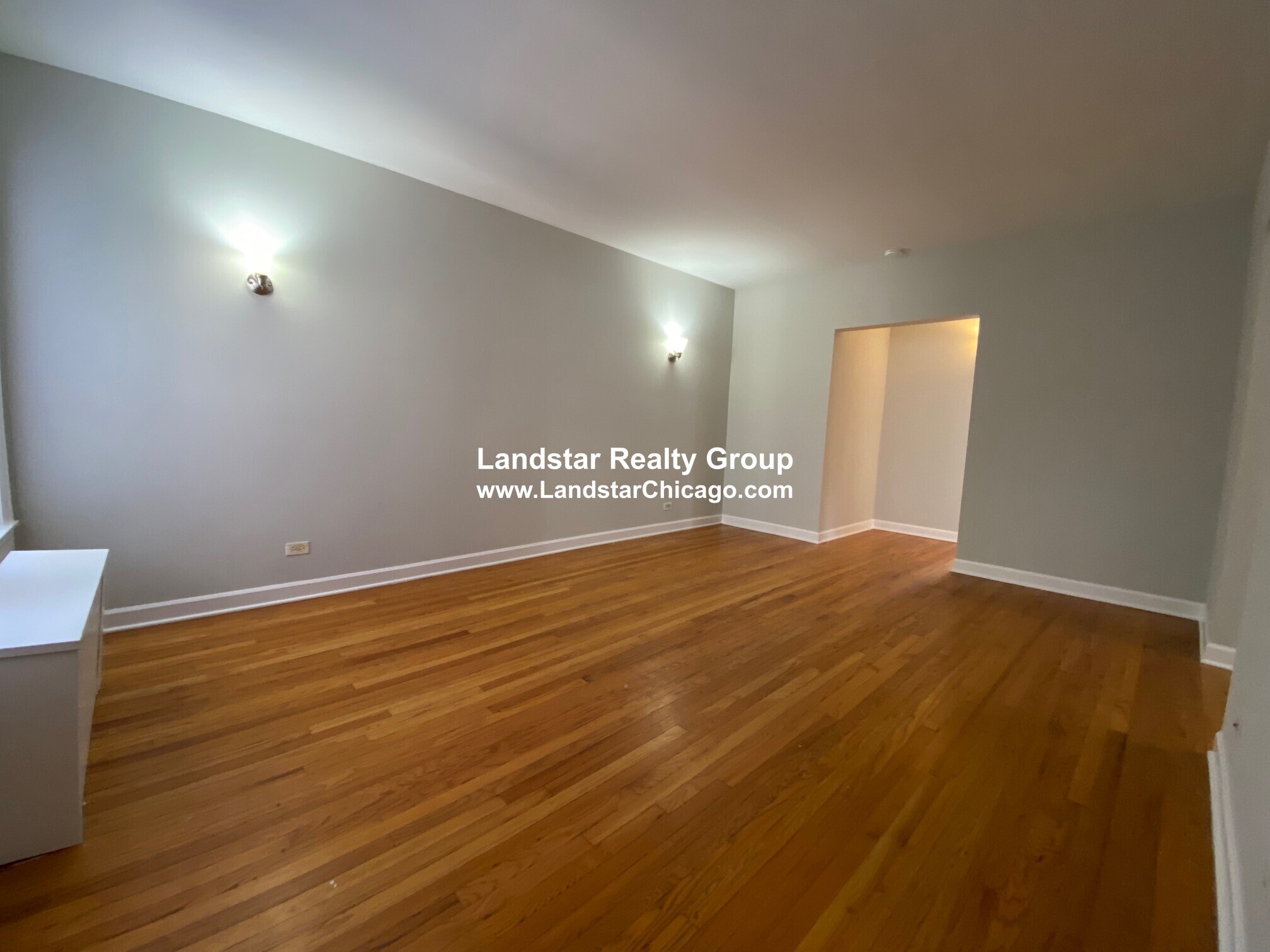 Building Photo - 2043 W Berwyn Ave