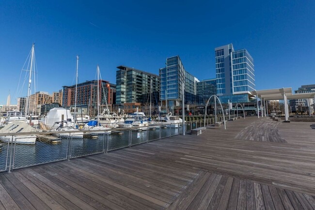 Building Photo - One month free rent with a lease start date on or before February 28th, 2026! 1 bedroom 1 bathroo...