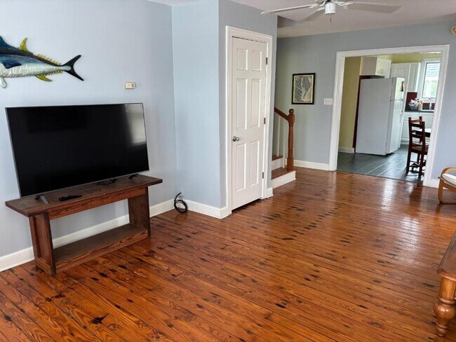 Building Photo - 6541 Broadwater Cir