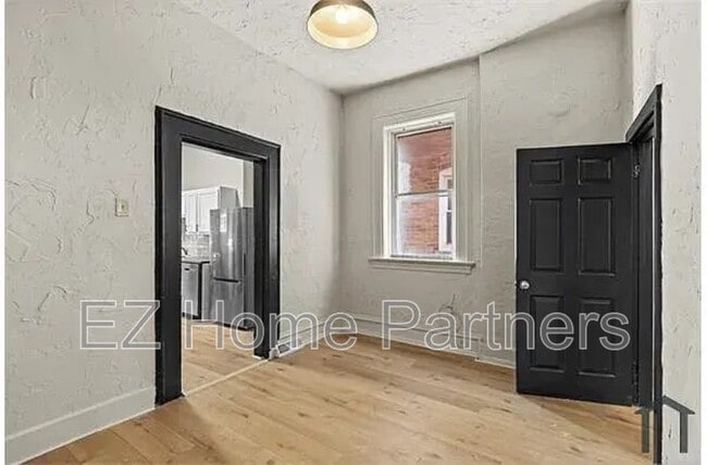 Building Photo - 3005-3007 S Compton Ave