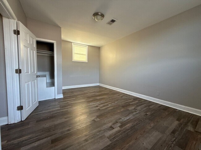 Building Photo - Beautiful Three - Bedroom Home In Baltimore