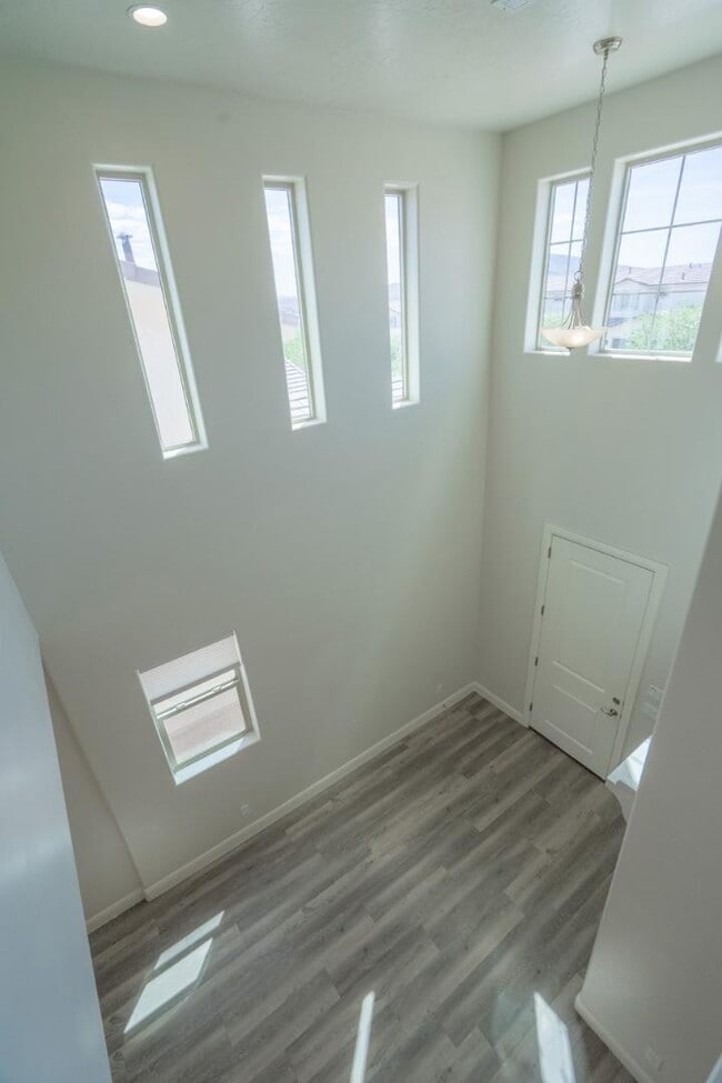 Building Photo - 548 N 550 W