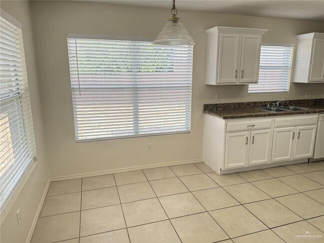 Building Photo - 3414 Santa Rocio St