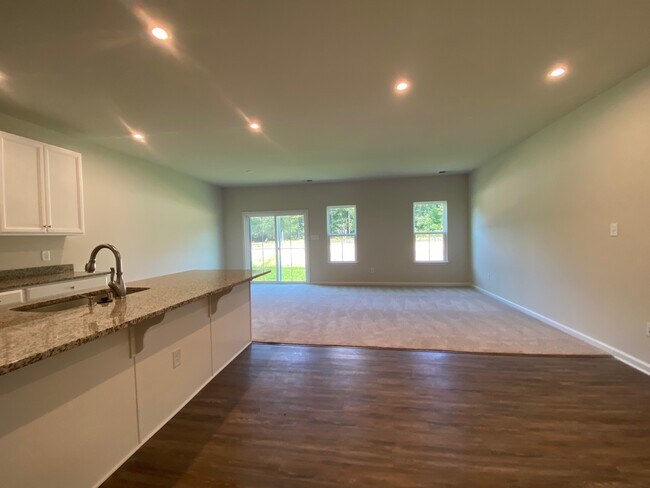 Building Photo - 126 Bicameral Ln