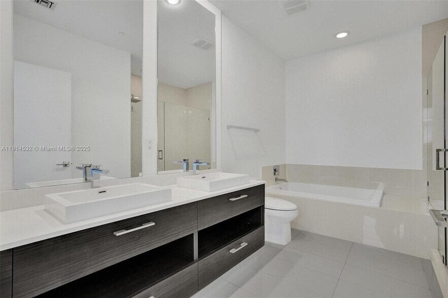 Building Photo - 55 SW 9th St