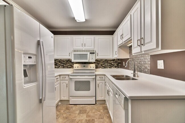 Building Photo - Riverhill Apartments