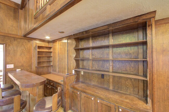 Building Photo - 7890 Blackman Ferry Rd