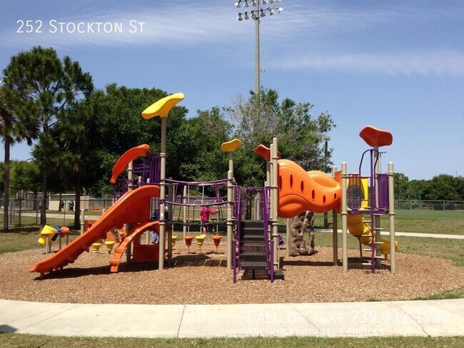 Building Photo - 252 Stockton St