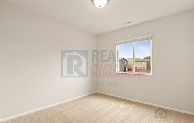 Building Photo - Beautiful 4-Bedroom Home Featuring Open Layout & Stainless Appliances!!