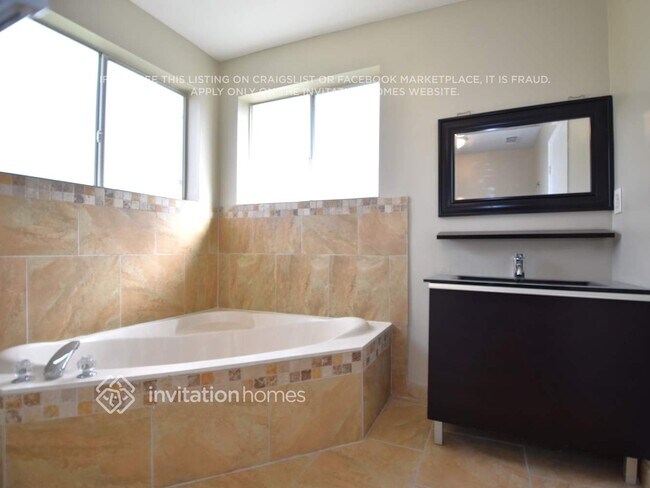 Building Photo - 9593 SW 162nd Ct