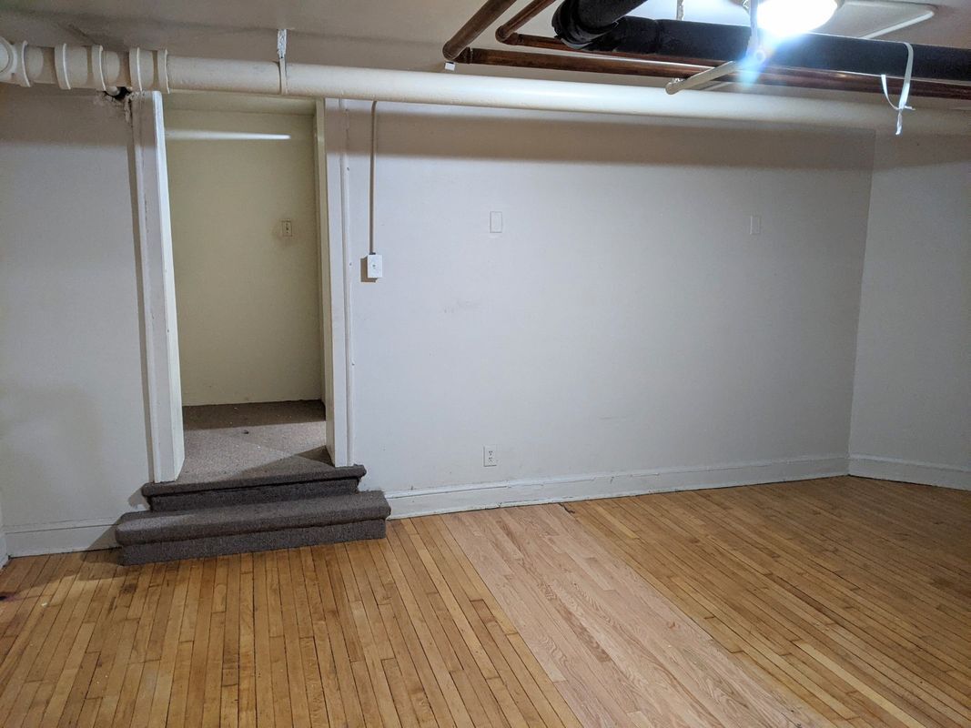 Building Photo - 1452 Oak Ave